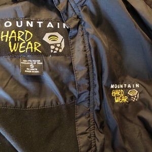 Mountain hardware vest